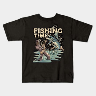 Fishing Time Enthusiast Fisher Man Kids T-Shirt